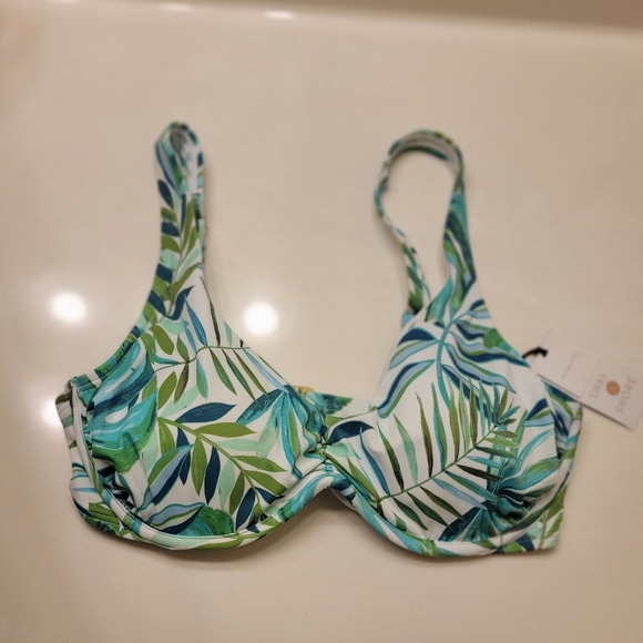 NWT Tropical Leaf Print Bikini Top. - Picture 1 of 2